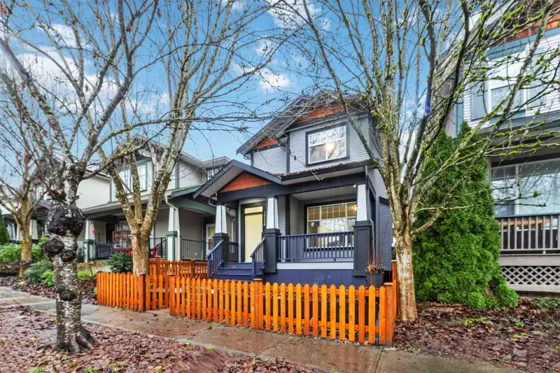 10256 243A STREET - photo 2 of 40