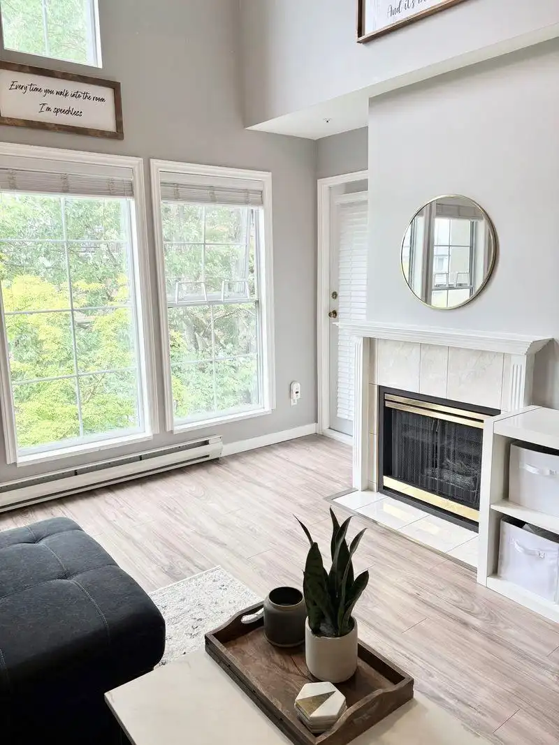 402 888 GAUTHIER AVENUE - photo 4 of 19