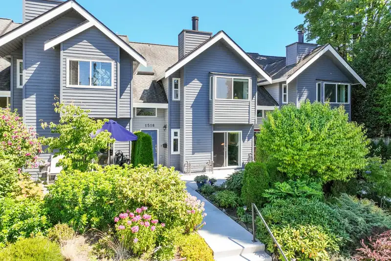 1518 MAHON AVENUE - photo 1 of 39