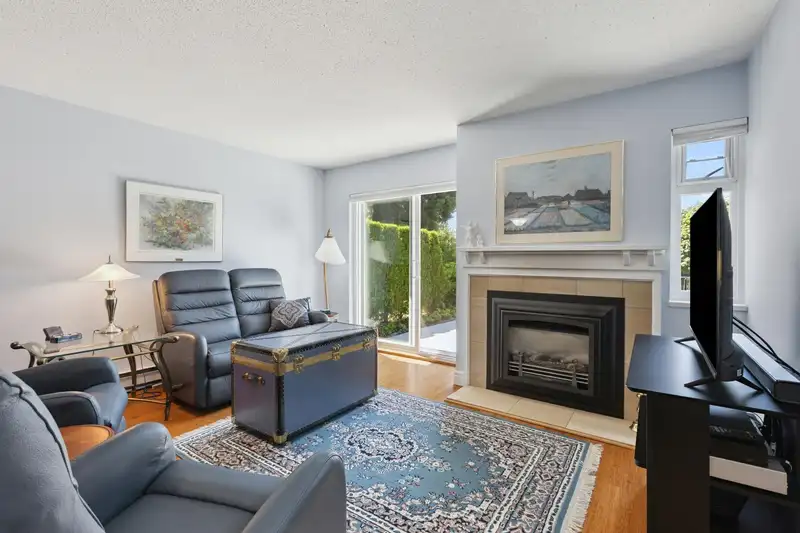 1518 MAHON AVENUE - photo 4 of 39