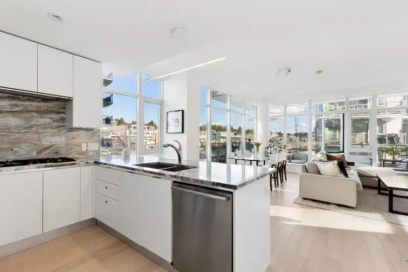 409 185 VICTORY SHIP WAY - photo 1 of 38