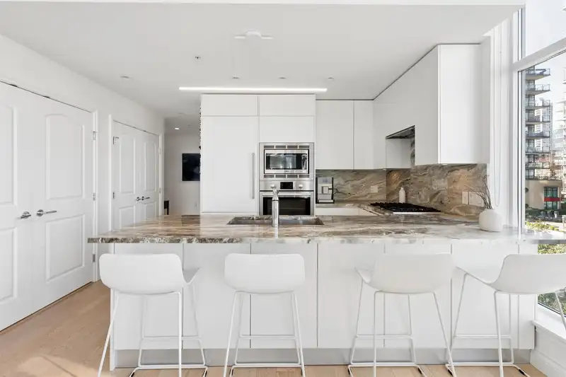 409 185 VICTORY SHIP WAY - photo 2 of 38