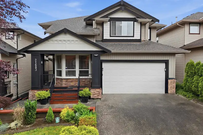 21683 89A AVENUE - photo 1 of 37