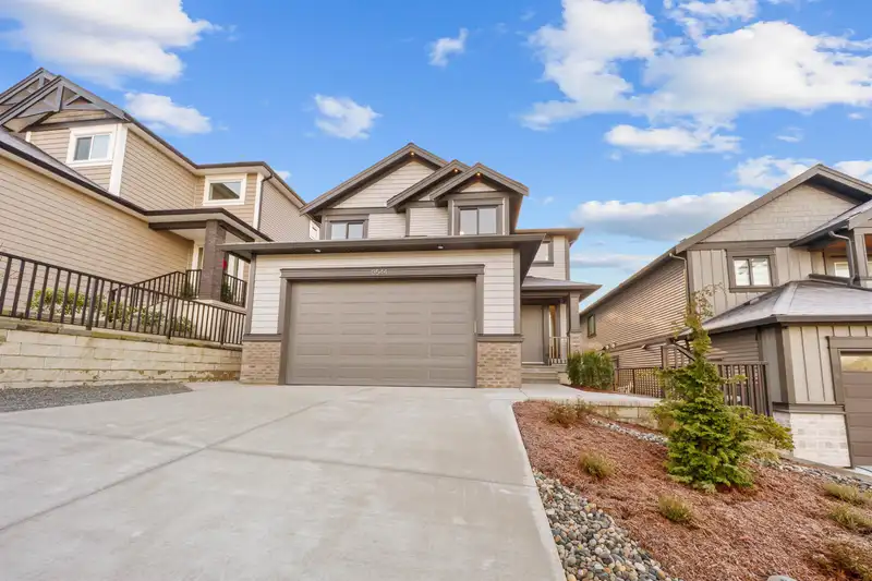 13544 BIRDTAIL DRIVE - photo 2 of 40