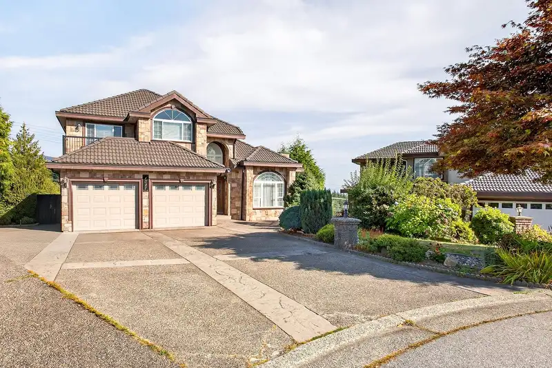 1527 GREENSTONE COURT - photo 1 of 40