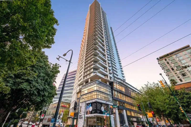 3308 1289 HORNBY STREET - photo 1 of 22