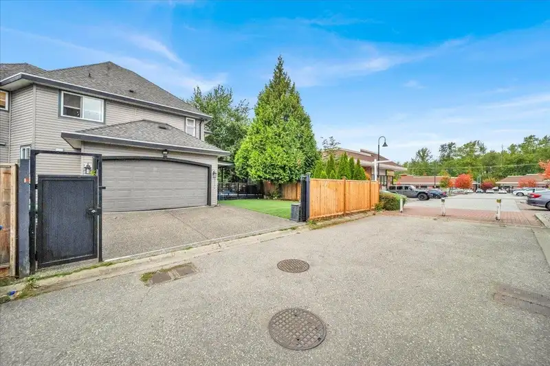 6358 167B STREET - photo 3 of 40