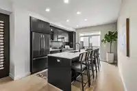 9 2886 MONTROSE AVENUE - thumbnail 4