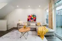 17 7039 MACPHERSON AVENUE - thumbnail 5