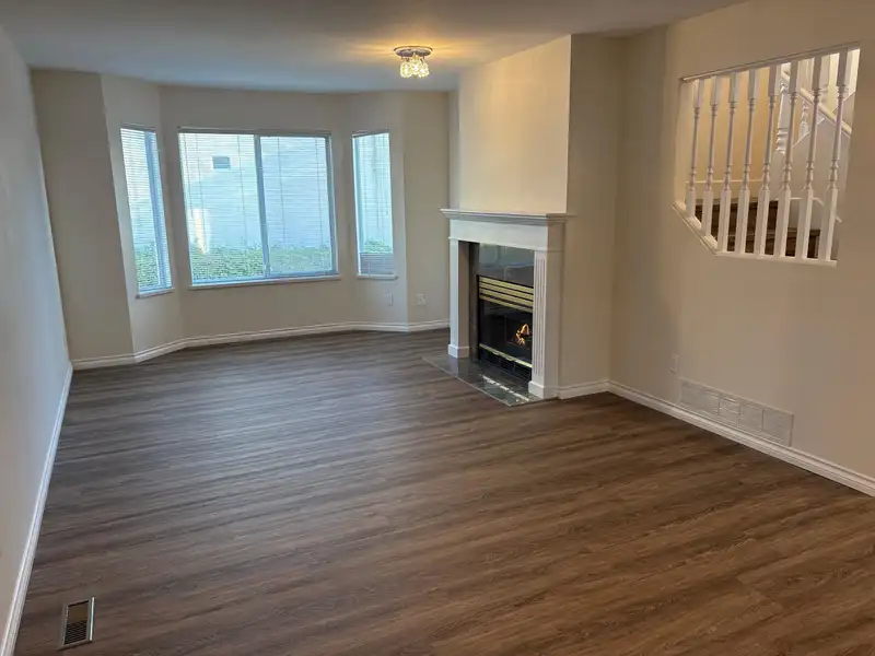 3 11952 64 AVENUE - photo 3 of 40