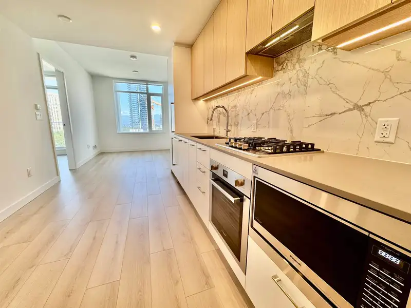 1007 6468 WILLINGDON AVENUE - photo 3 of 26
