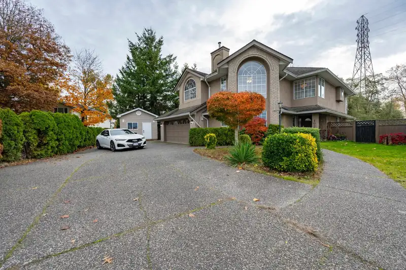 102 VISCOUNT PLACE - photo 1 of 39