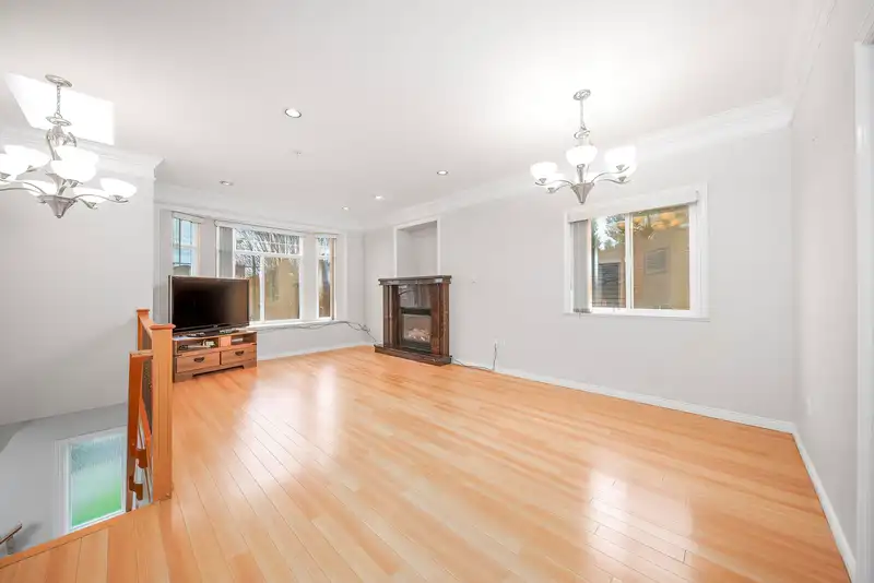 3320 E 43RD AVENUE - photo 3 of 27