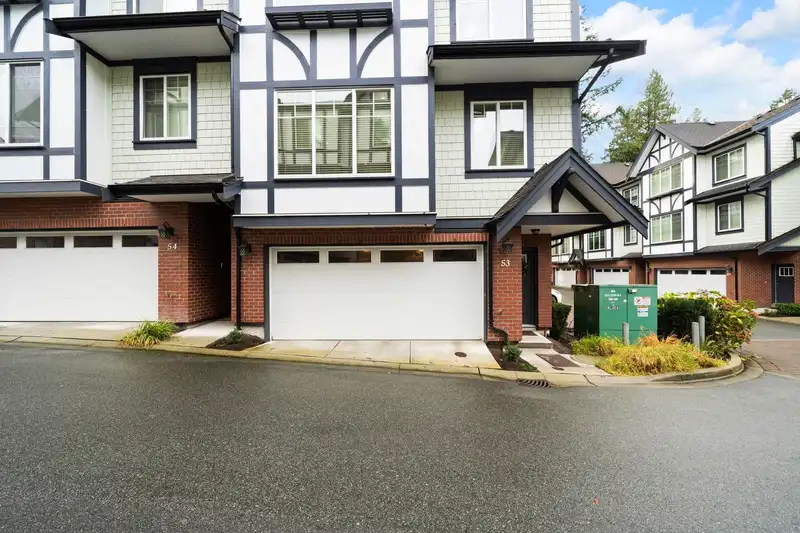 53 11188 72 AVENUE - photo 3 of 33