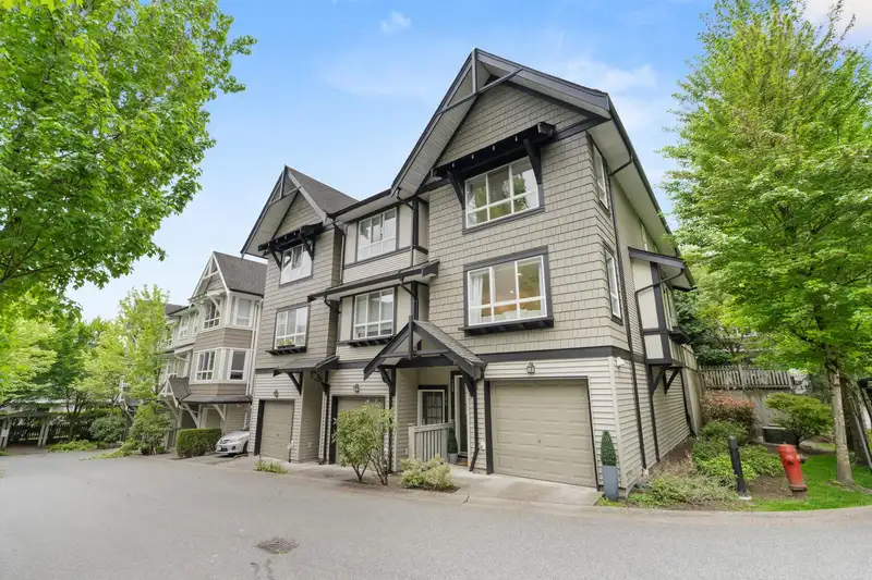 125 6747 203 STREET - photo 2 of 37