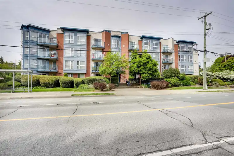 103 20277 53 AVENUE - photo 1 of 24