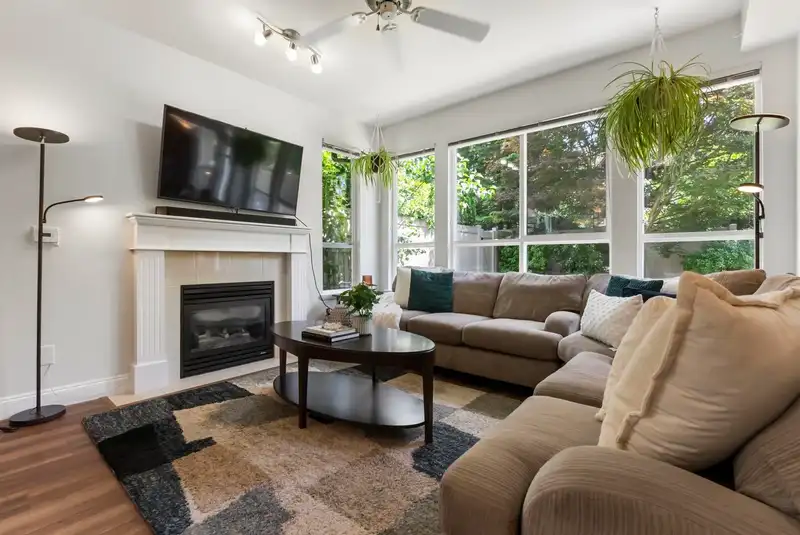24 8250 158 STREET - photo 2 of 39