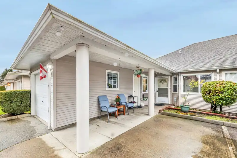 18 7127 124 STREET - photo 4 of 23