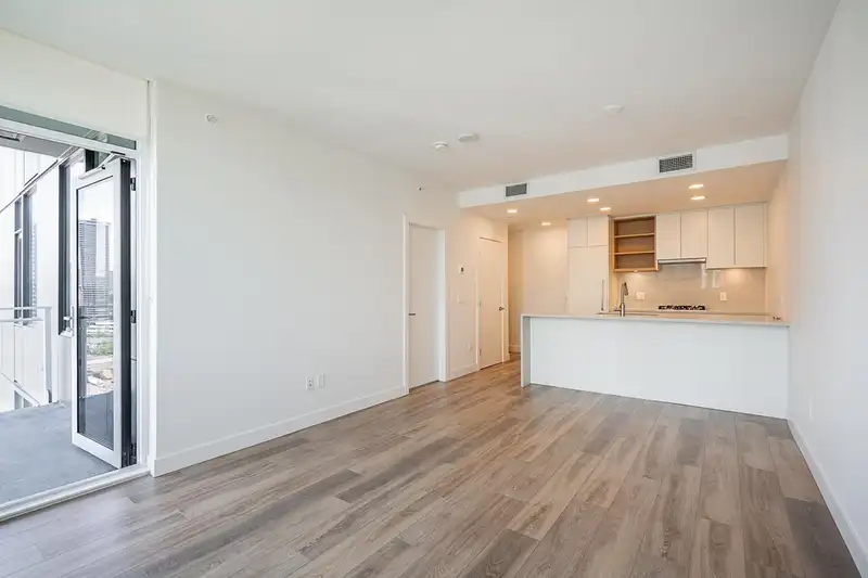 2101 4433 ALASKA STREET - photo 3 of 24