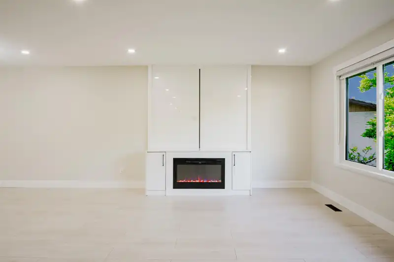 20506 48B AVENUE - photo 3 of 35