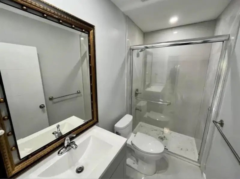 9518 ROBSON STREET - photo 3 of 8