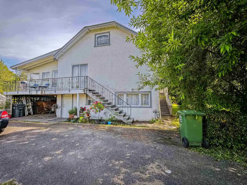 8340 NO. 3 ROAD - photo 3 of 6