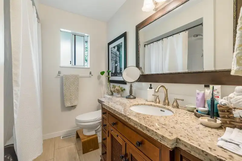 13257 14A AVENUE - photo 3 of 17