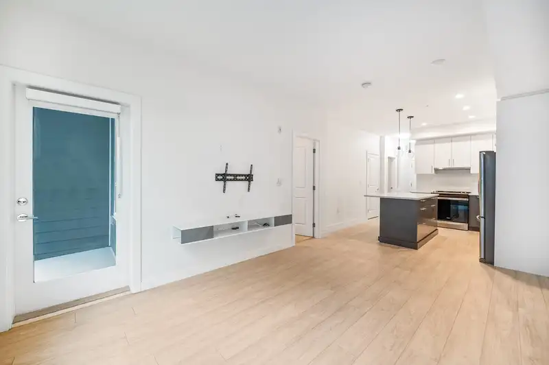 B306 20834 80 AVENUE - photo 3 of 40