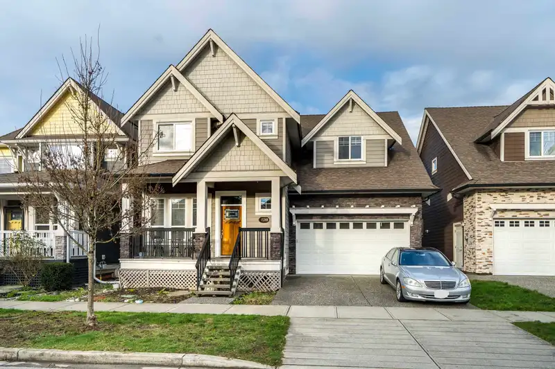 17349 1 AVENUE - photo 2 of 40