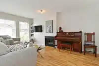 87 8716 WALNUT GROVE DRIVE - thumbnail 3