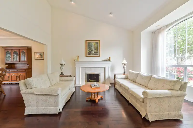 14915 25A AVENUE - photo 3 of 38