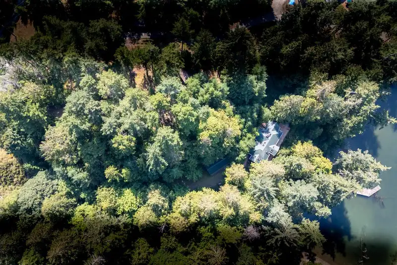 8807 AINSLIE POINT ROAD - photo 3 of 40