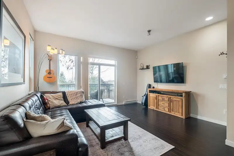 22 1305 SOBALL STREET - photo 3 of 38