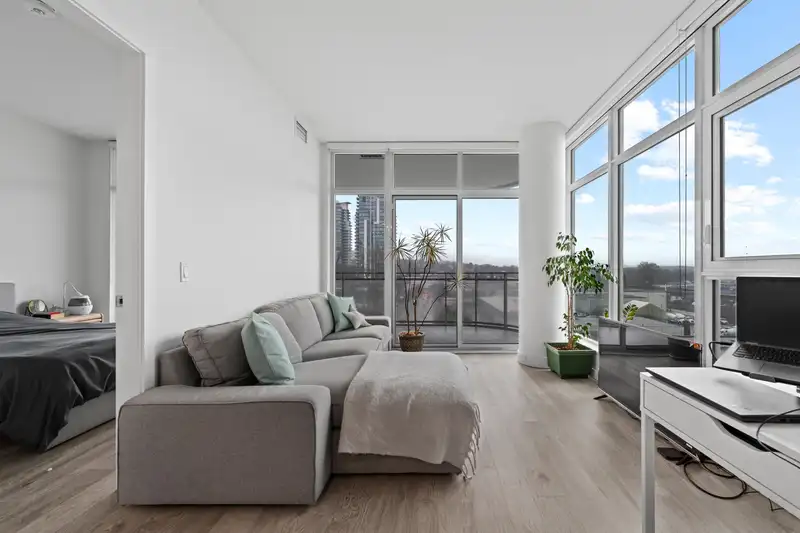 703 5333 GORING STREET - photo 2 of 40