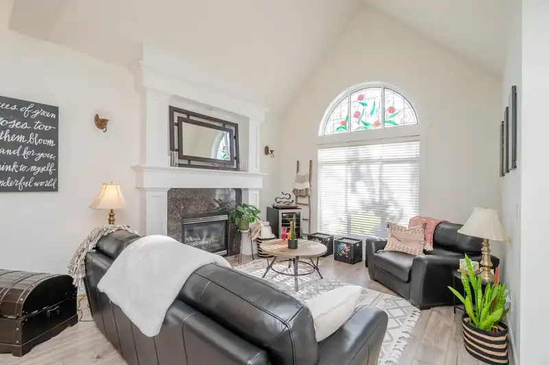 10510 BAKER PLACE - photo 4 of 40