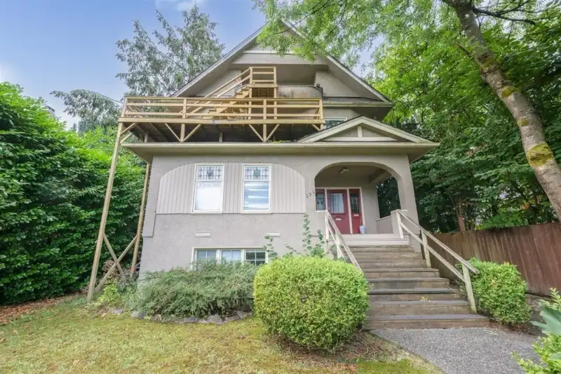 236 W 12TH AVENUE - photo 1 of 1