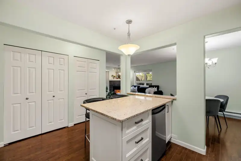 109 20189 54 AVENUE - photo 4 of 26