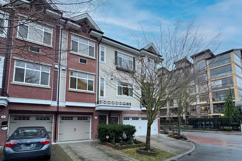 2 8068 207 STREET - photo 2 of 40