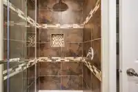 2370 LYNDEN STREET - thumbnail 17