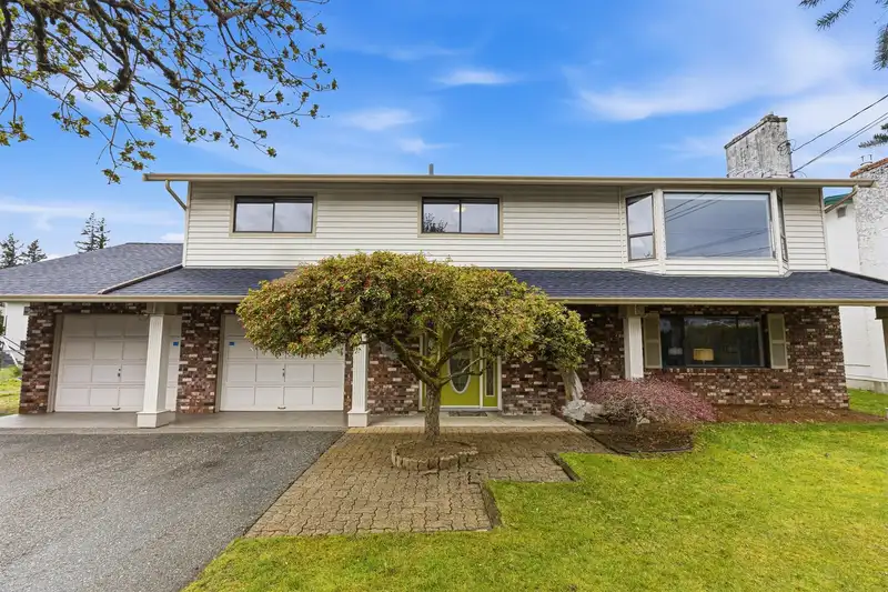 380 4TH AVENUE - photo 1 of 37