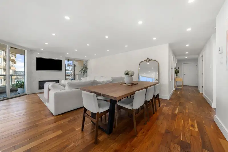 1704 1245 QUAYSIDE DRIVE - photo 2 of 36