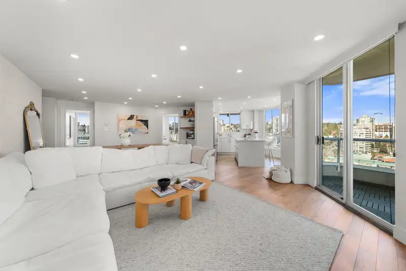 1704 1245 QUAYSIDE DRIVE - photo 4 of 36