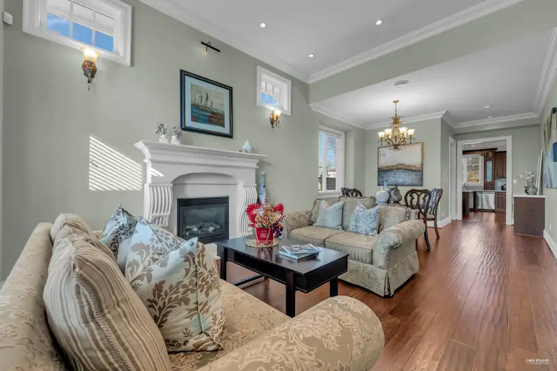 3317 BENTINCK PLACE - photo 4 of 40
