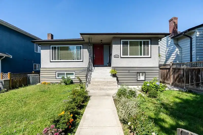 2873 E 54TH AVENUE - photo 1 of 35