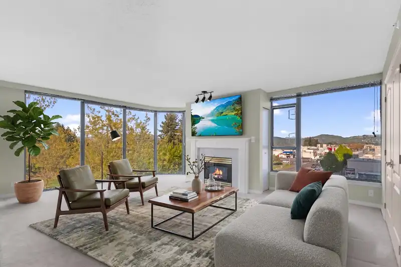 502 32330 SOUTH FRASER WAY - photo 1 of 33