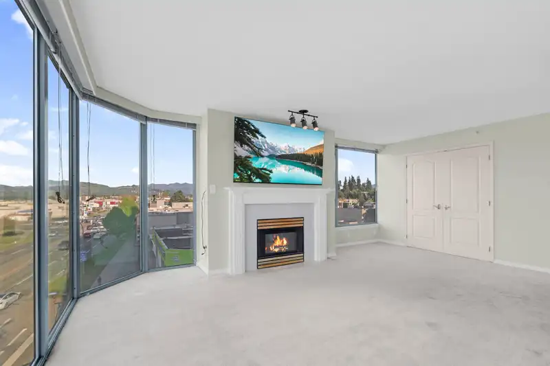 502 32330 SOUTH FRASER WAY - photo 4 of 33