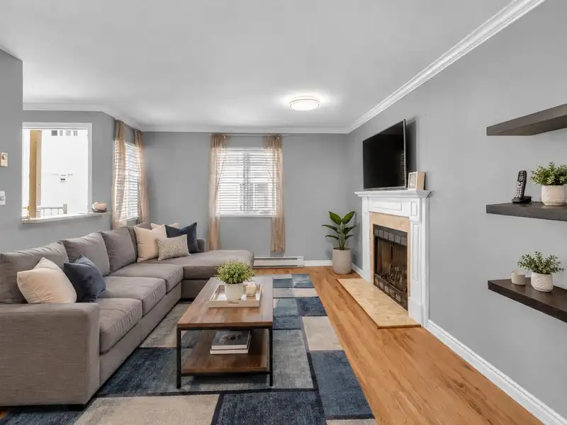 186 10077 156 STREET - photo 3 of 26