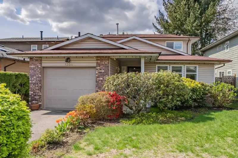 1304 HORNBY STREET - photo 1 of 30