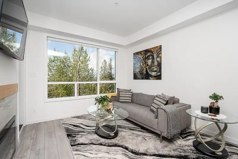 315 11641 227 STREET - photo 3 of 33