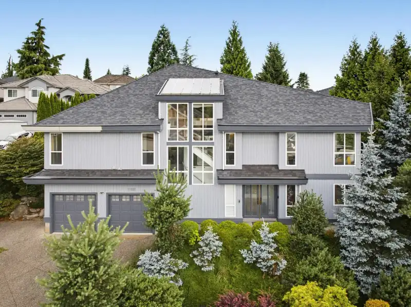 11151 164 STREET - photo 1 of 40
